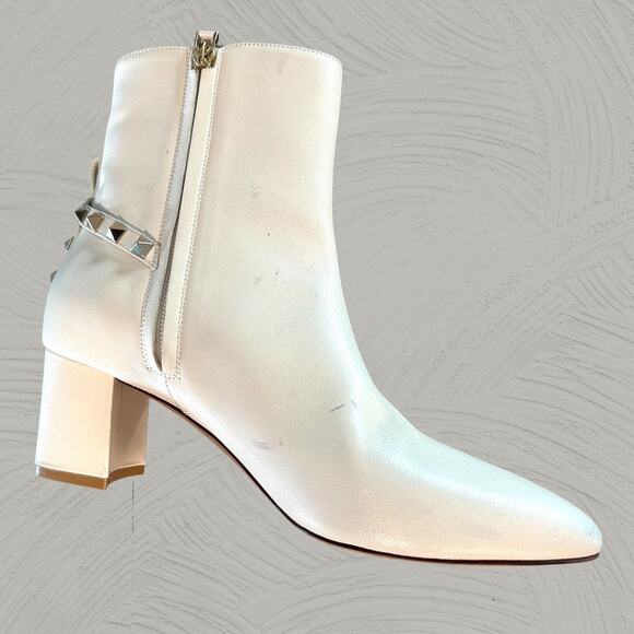 Valentino Garavani Women's Rockstud Leather Ankle Boots Size 37.5 ivory color - Picture 15 of 15